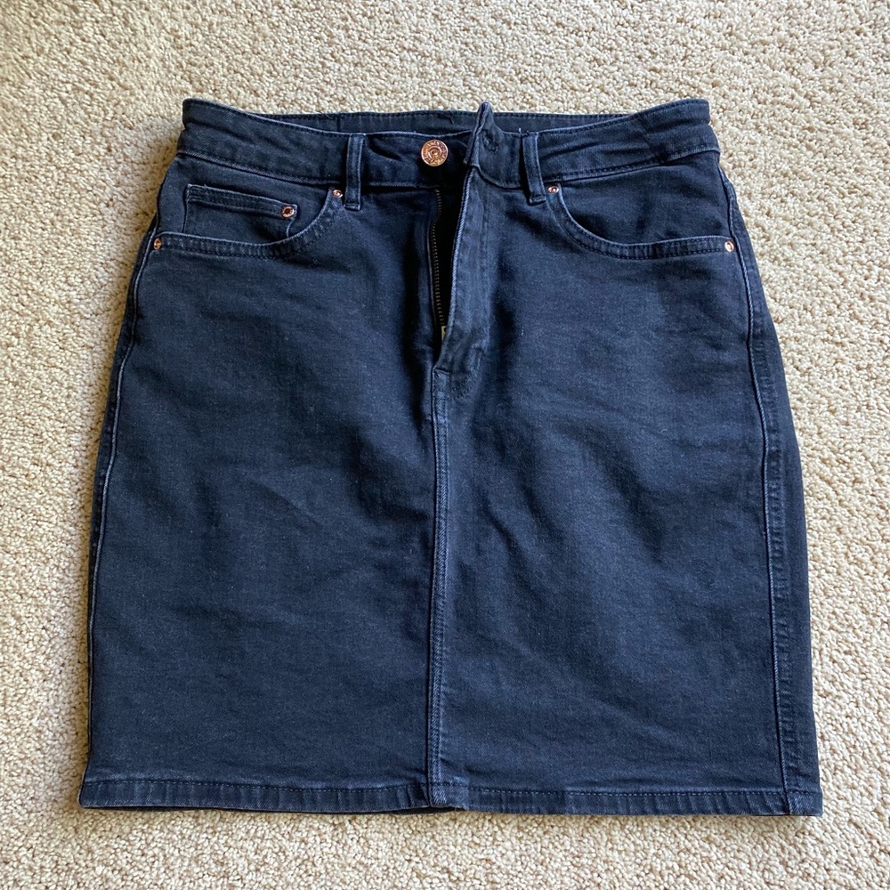 H&M black jean skirt